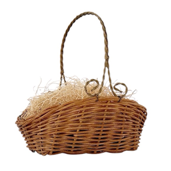 Vintage Wicker Basket – Great for Easter or Gift Baskets - Picture 1 of 10
